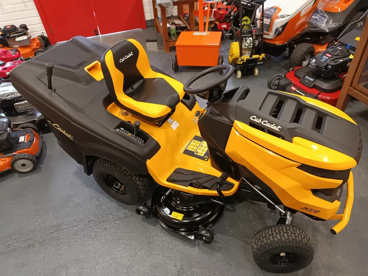 Ride on mowers - Image 4