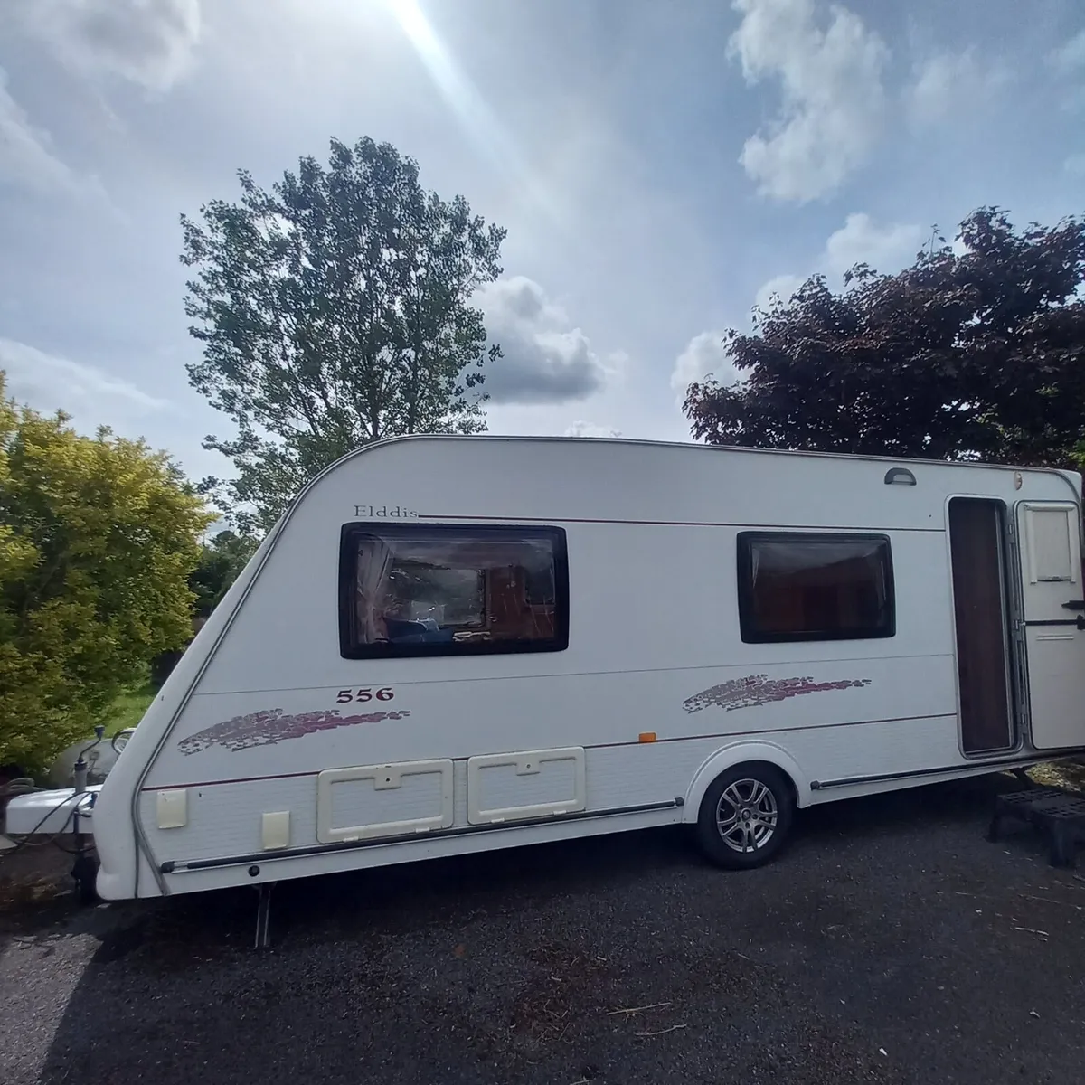 2009 Elddis Elusion SE 556 6 Berth - Image 1