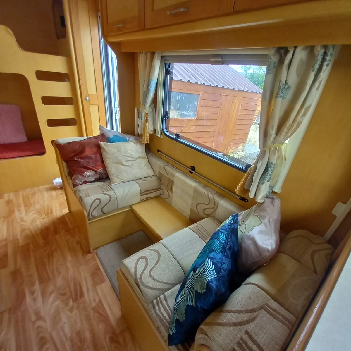 2009 Elddis Elusion SE 556 6 Berth - Image 4