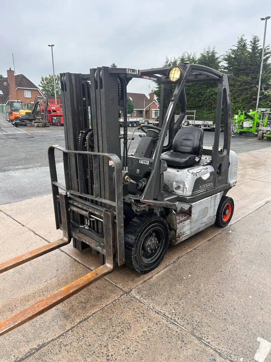 Nissan Forklift - Image 2