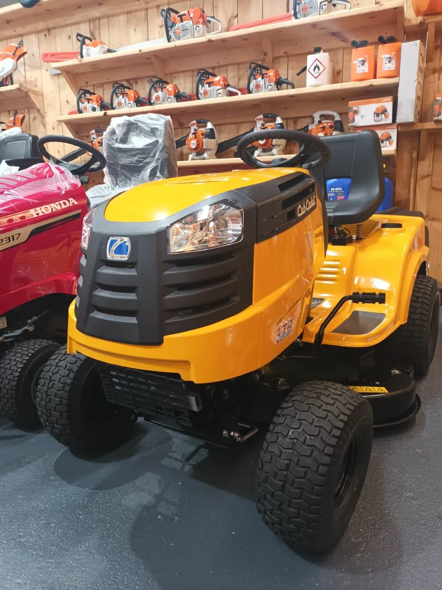 Ride on mowers - Image 2