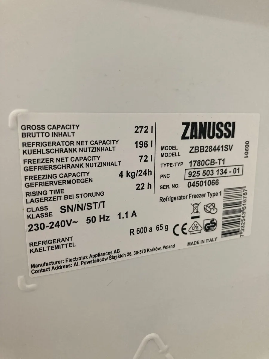 ZANUSSI 70/30 F/FREEZER  INTERGRATED - Image 3