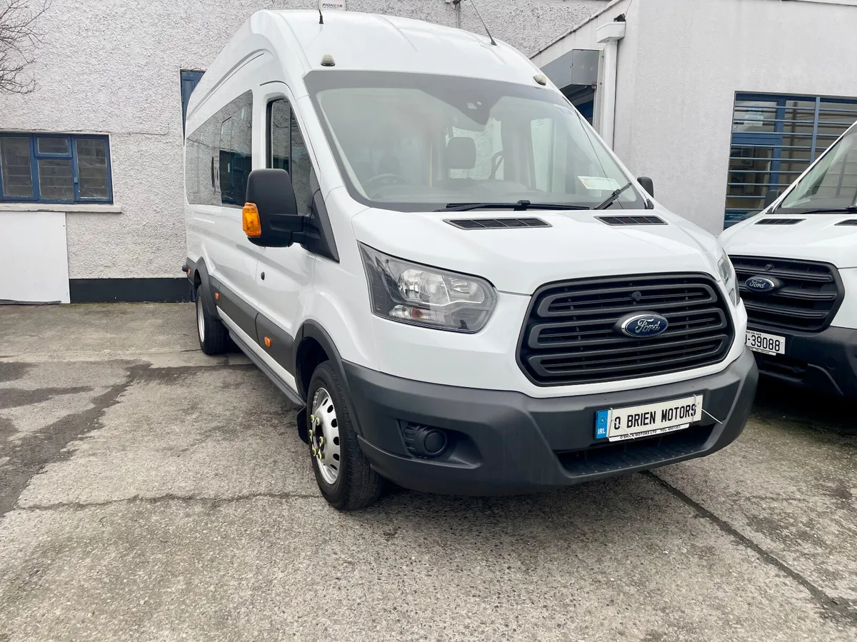 Ford Transit 460 Trend 2.2 TDCI 17 Seat Bus,2016 - Image 1