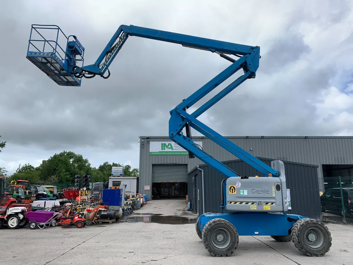 BID ONLINE NOW - 2006 GENIE Z60/34 BOOM LIFT - Image 2