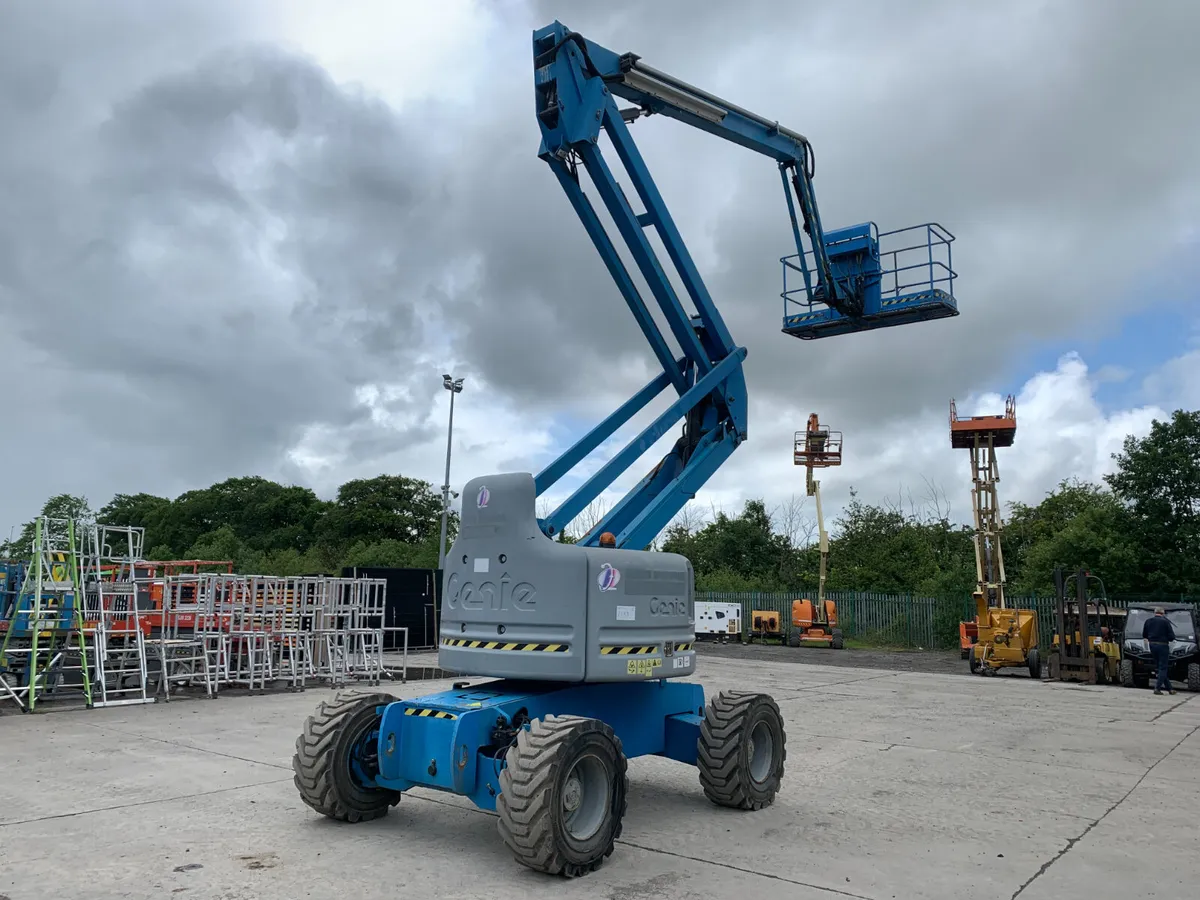 BID ONLINE NOW - 2006 GENIE Z60/34 BOOM LIFT - Image 4