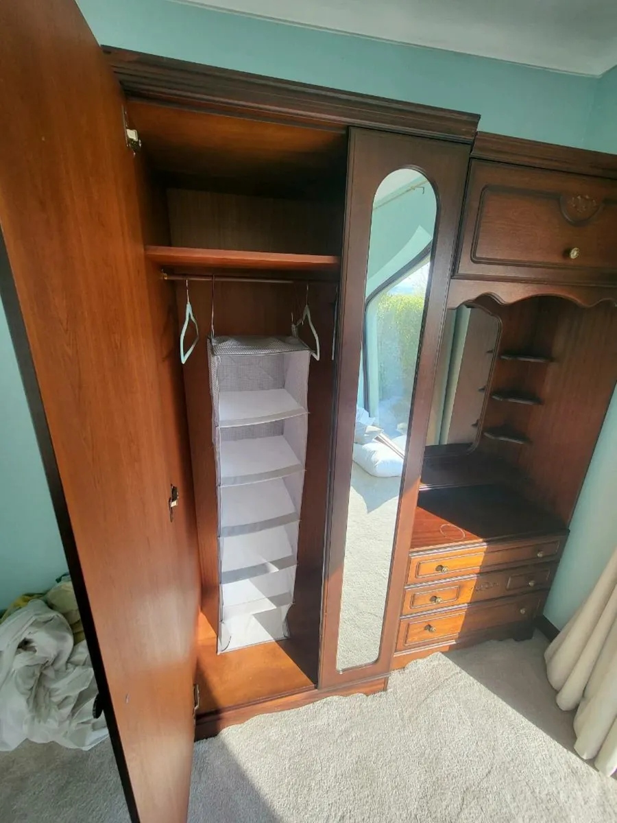 Mahogany bedroom set - Image 2