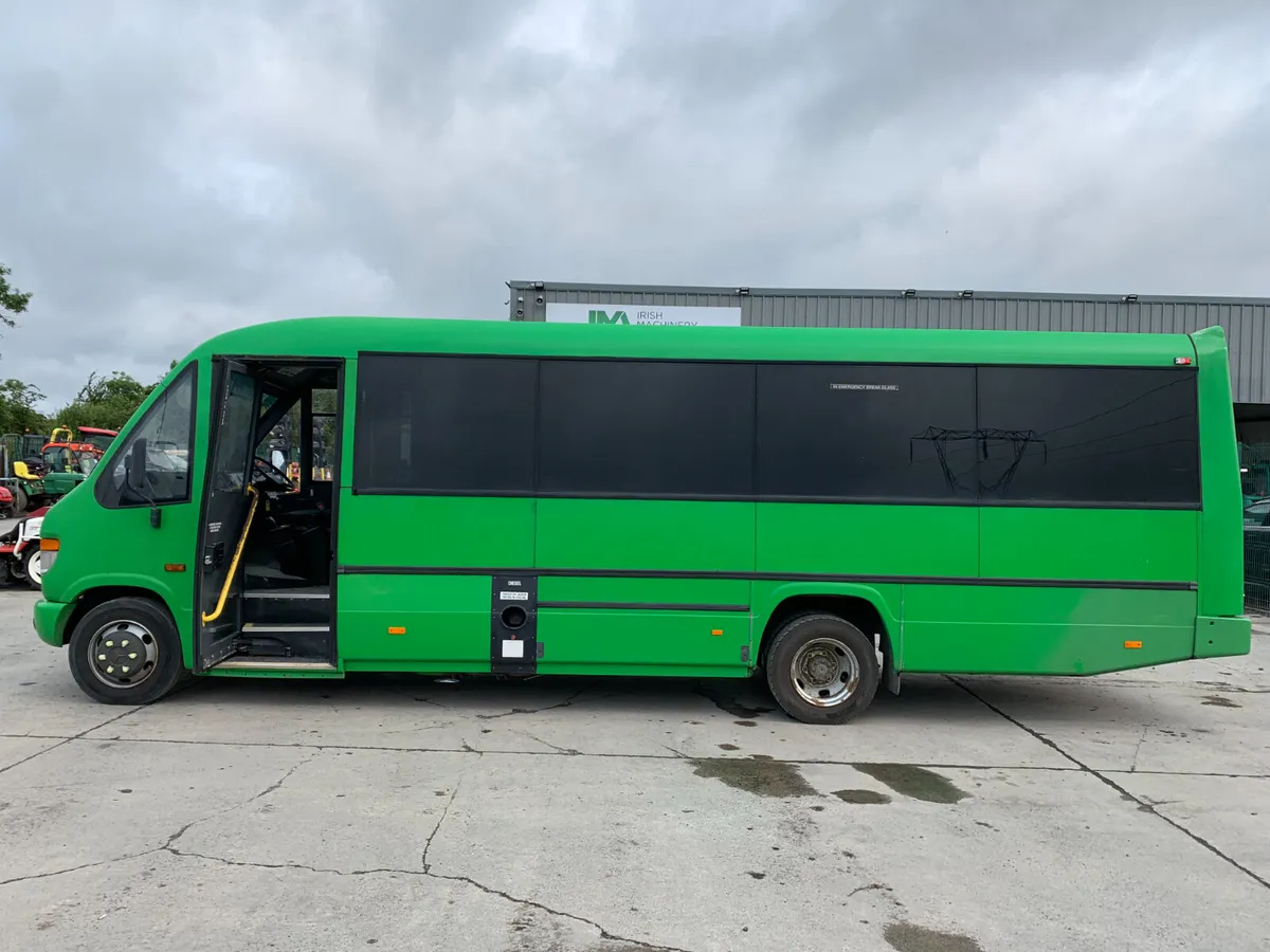 BID ONLINE NOW - 2008 MERCEDES BENZ VARIO MINI BUS - Image 2