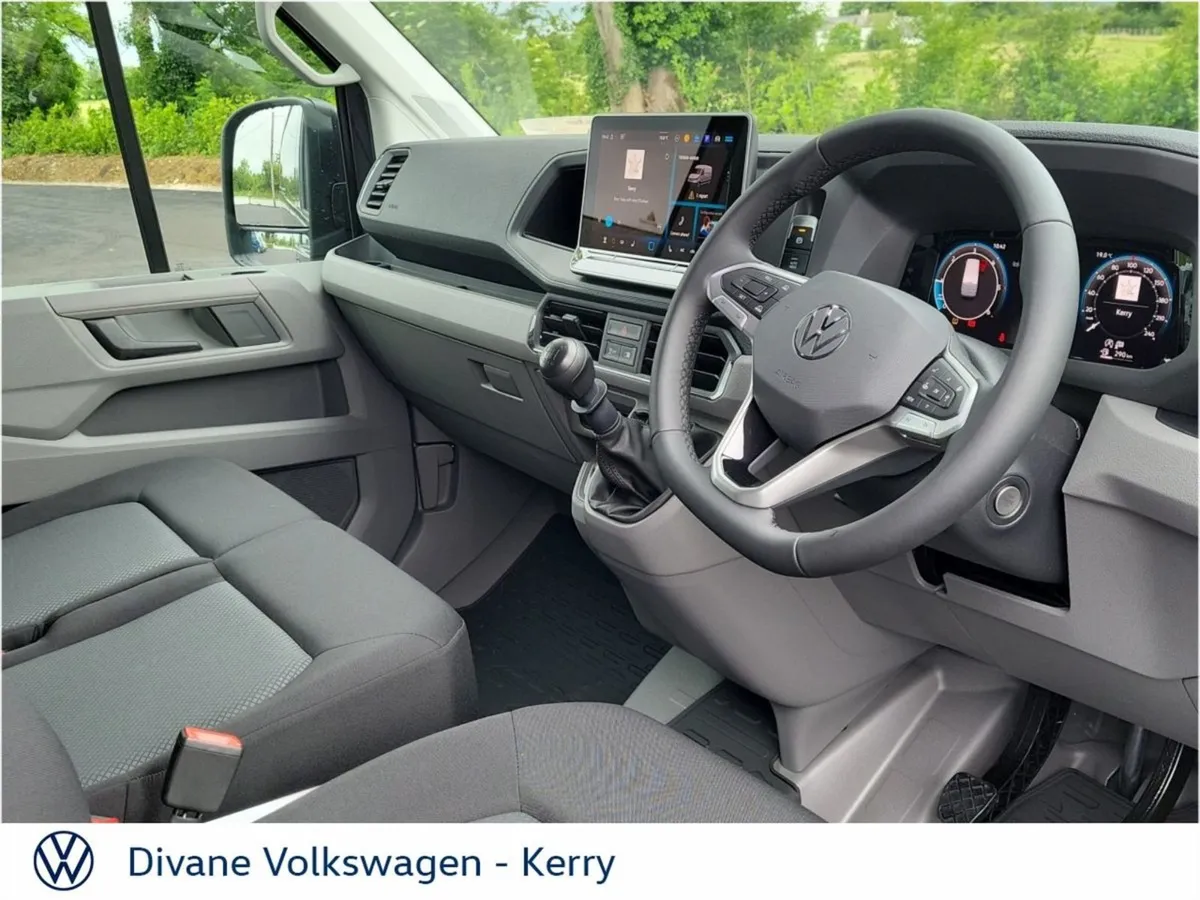 Volkswagen Crafter Highline 35 LWB 177BHP Manual - Image 3
