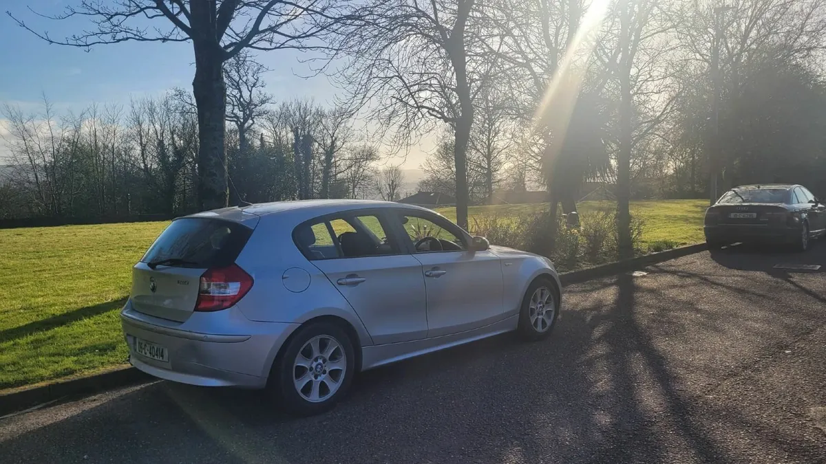 BMW 120i 2005 - Image 4