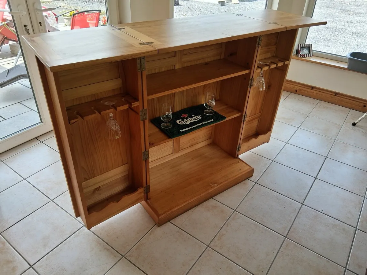 Indoor bar - Image 1