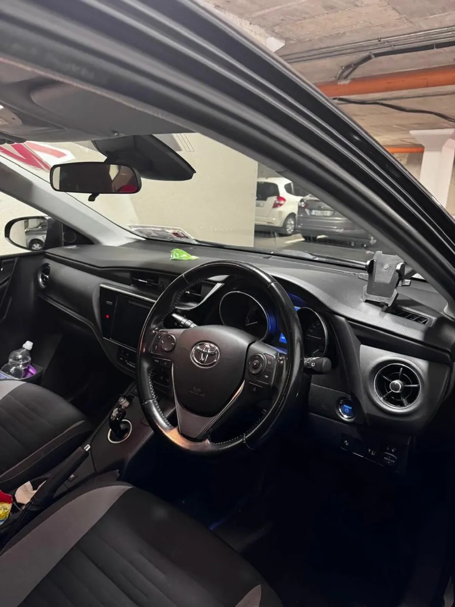 Toyota Auris 2017 - Image 4