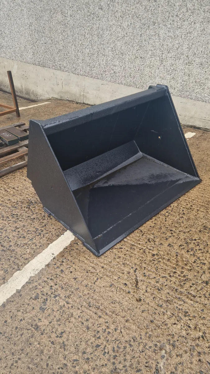 4ft bucket to suit Bobcat /Skidsteer - Image 1