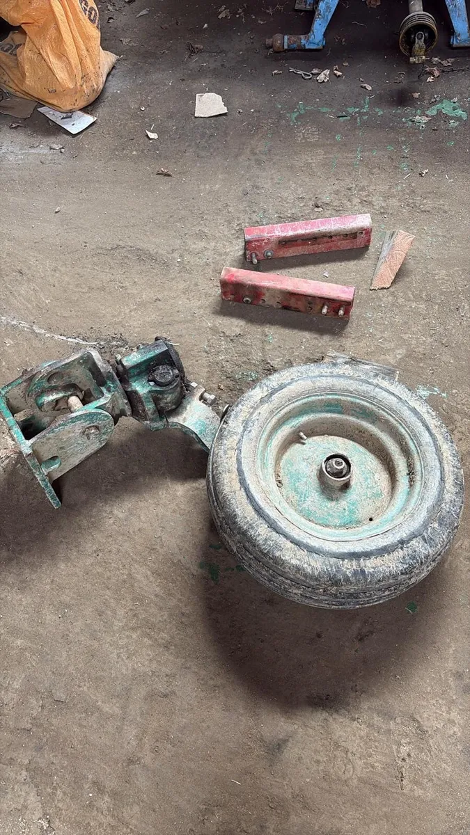 Kverneland Reversible Plough Wheel - Image 2