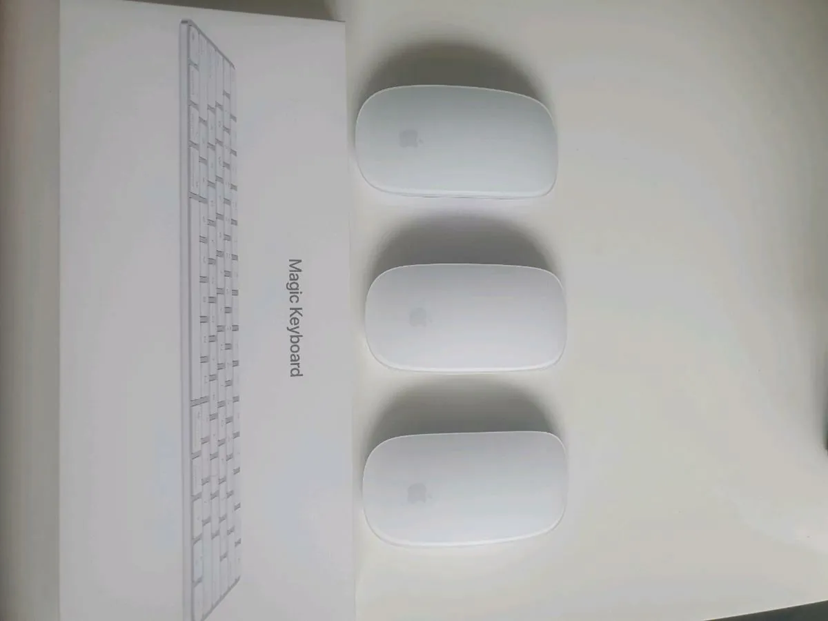 Apple magic keyboard +3x mouses - Image 1