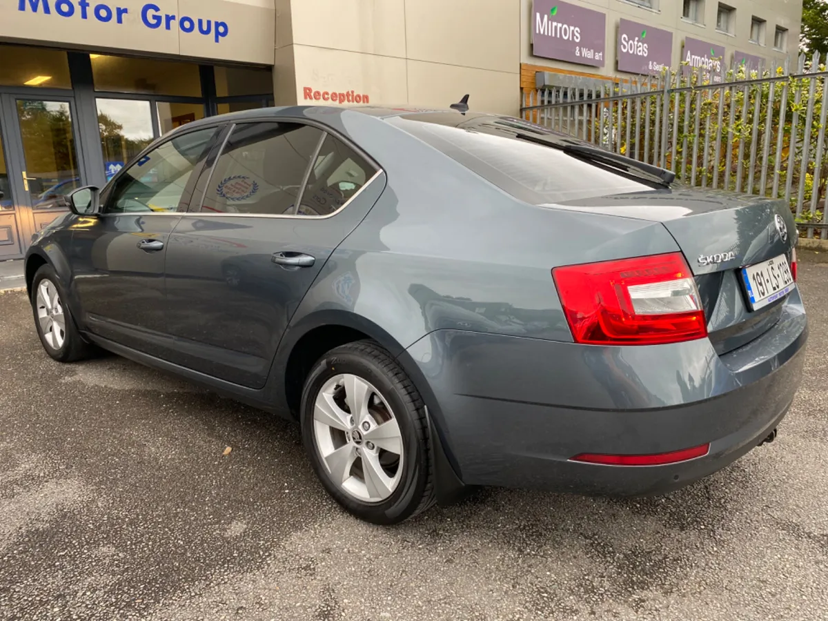 1.6 TDI AMBITION TECHNOLOGY  - SAVE 2000eur - Image 2