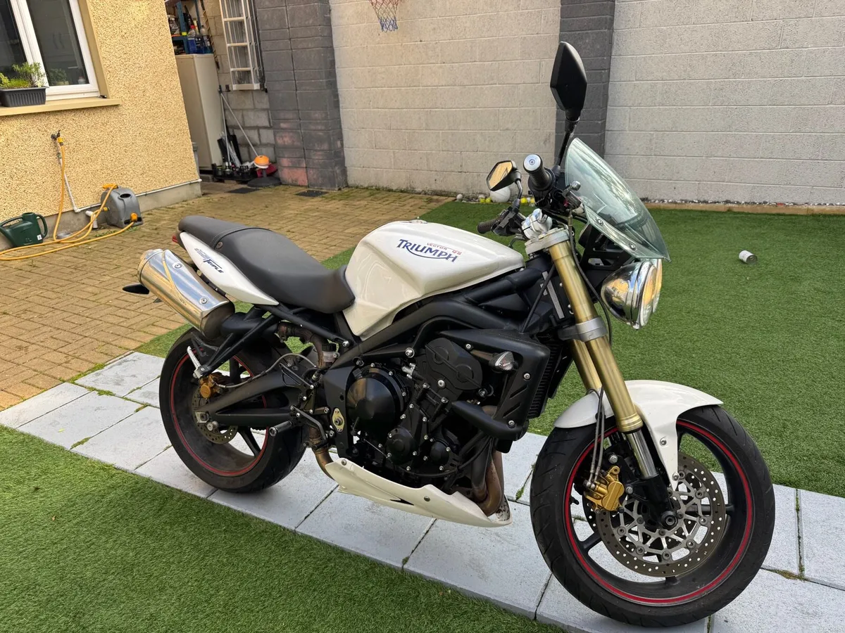 Triumph Street Triple 675 - Image 3