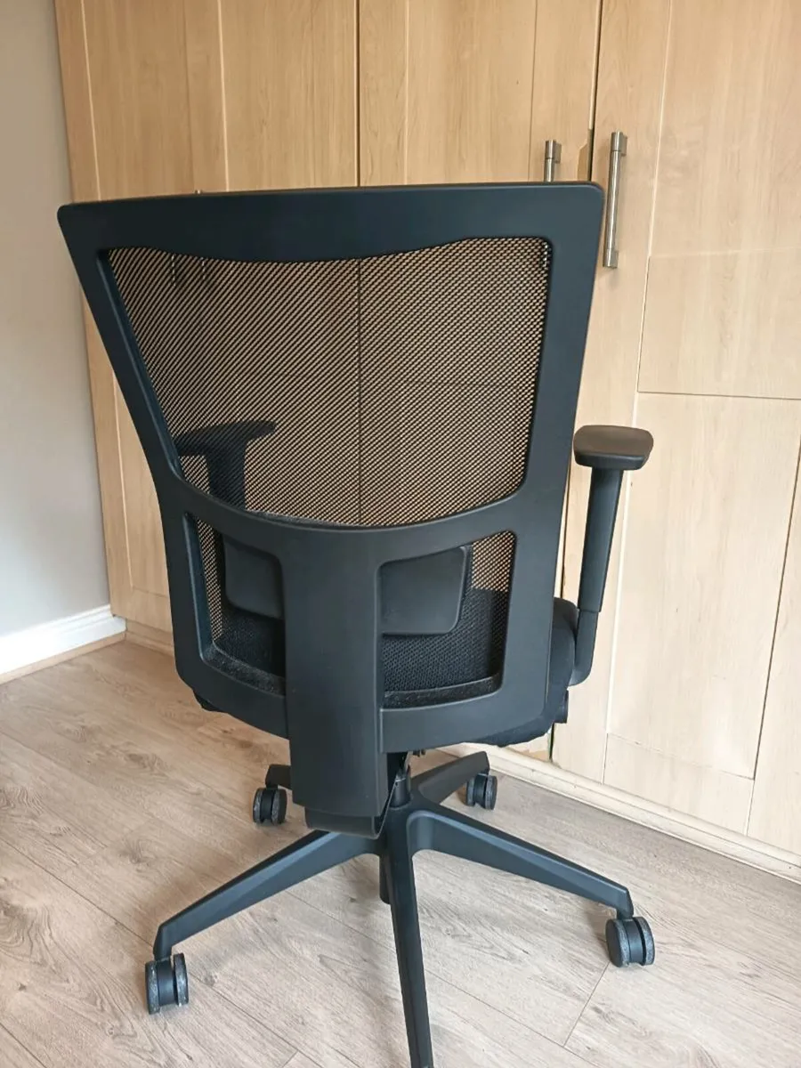 Office chair - Image 2