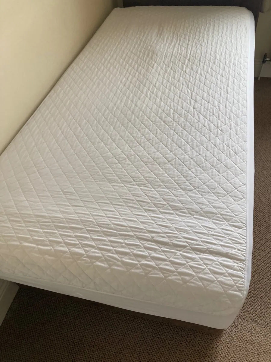 Double and Single bed - Image 2
