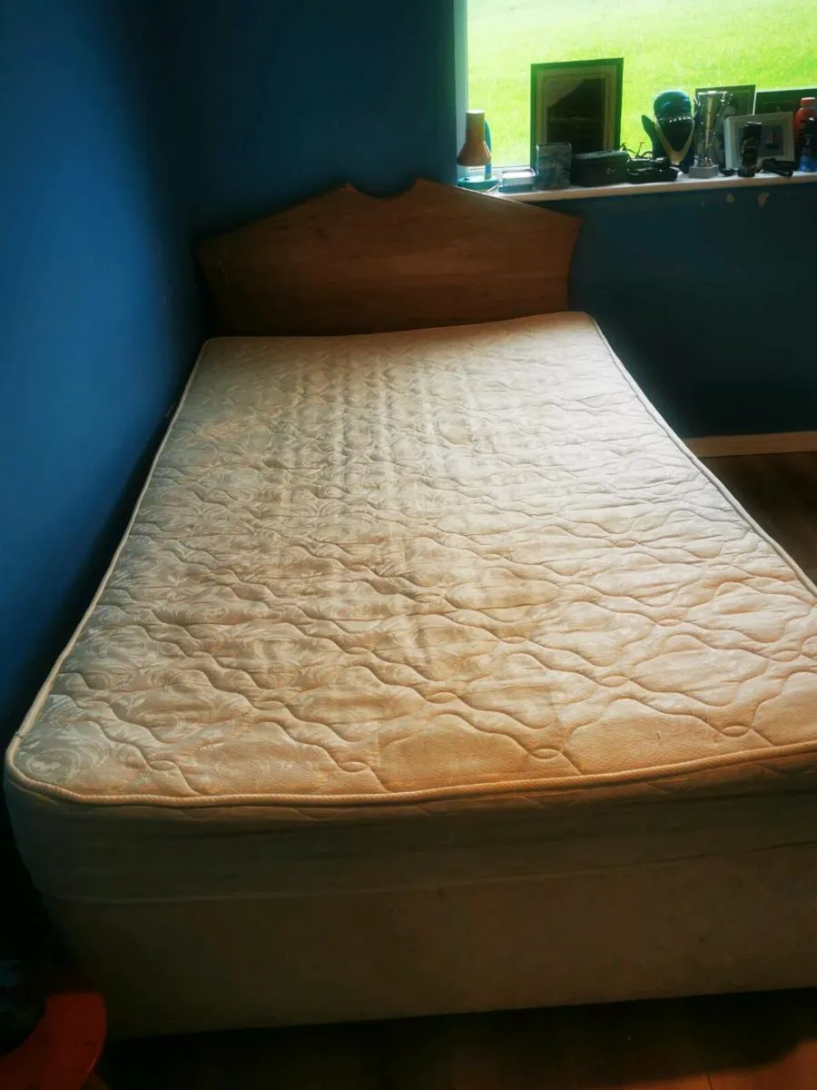 Bed - Image 1
