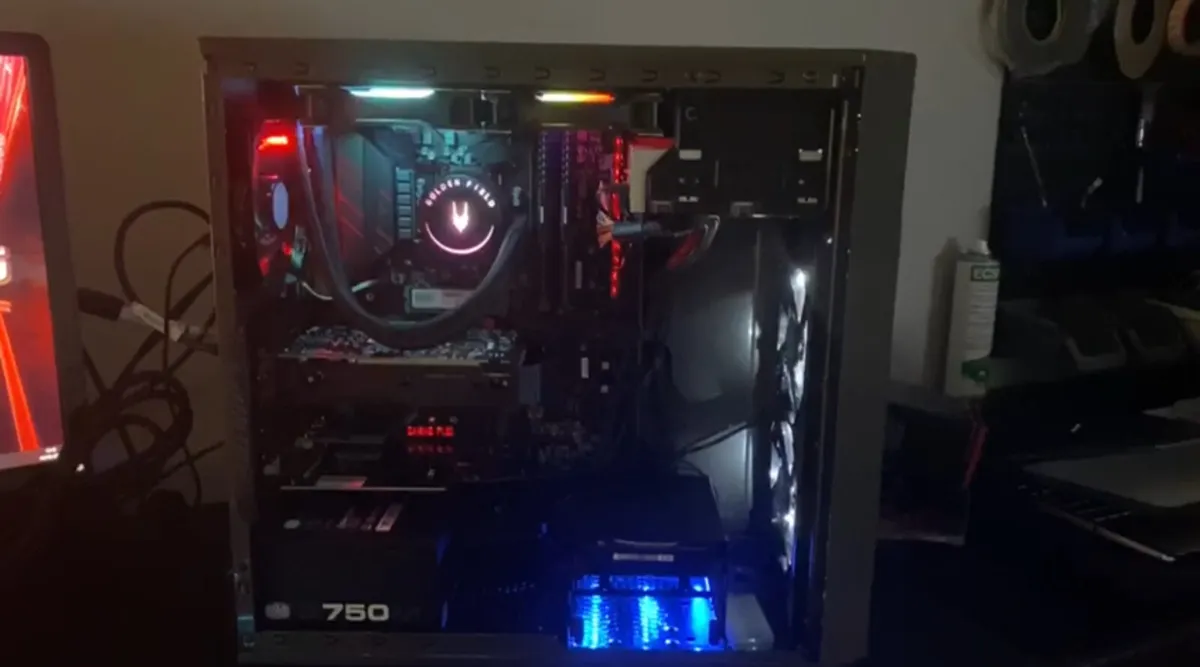 Gaming PC and 2 MONITORS - Image 1
