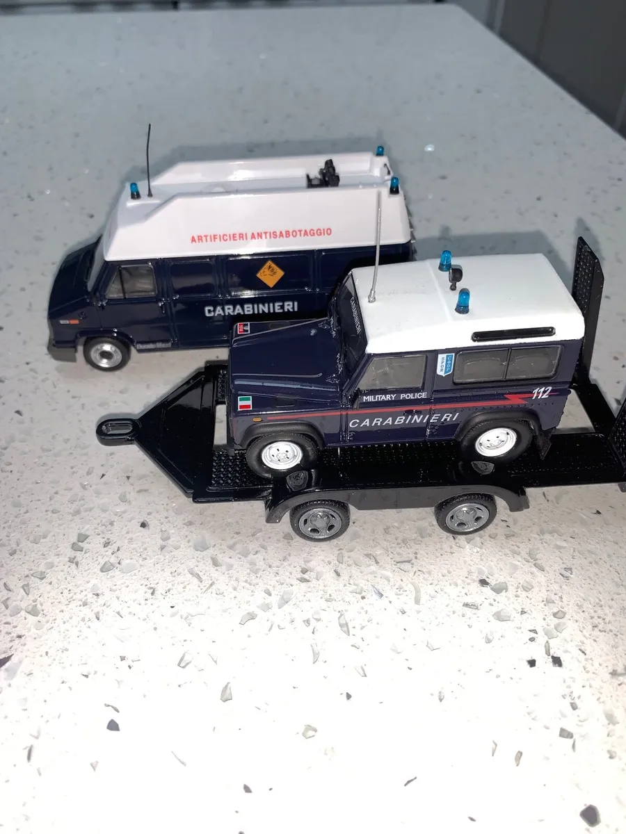 Italian police set x5 - Image 1