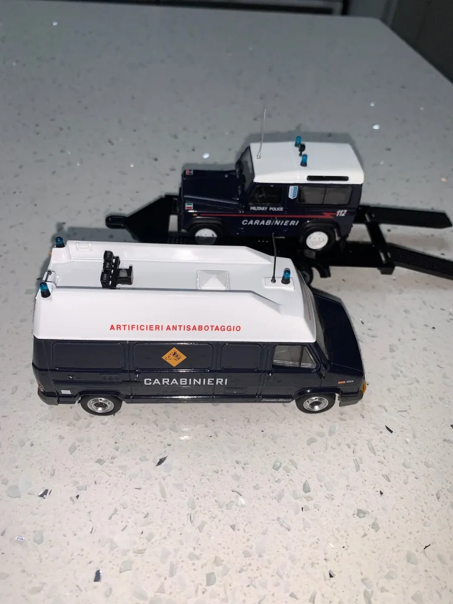 Italian police set x5 - Image 2