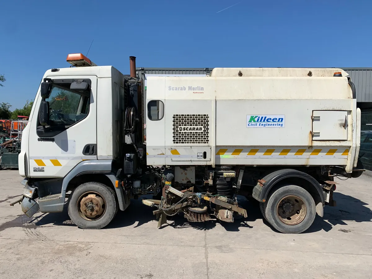 BID ONLINE NOW - 2008 DAF FL 45.160 ROAD SWEEPER - Image 2
