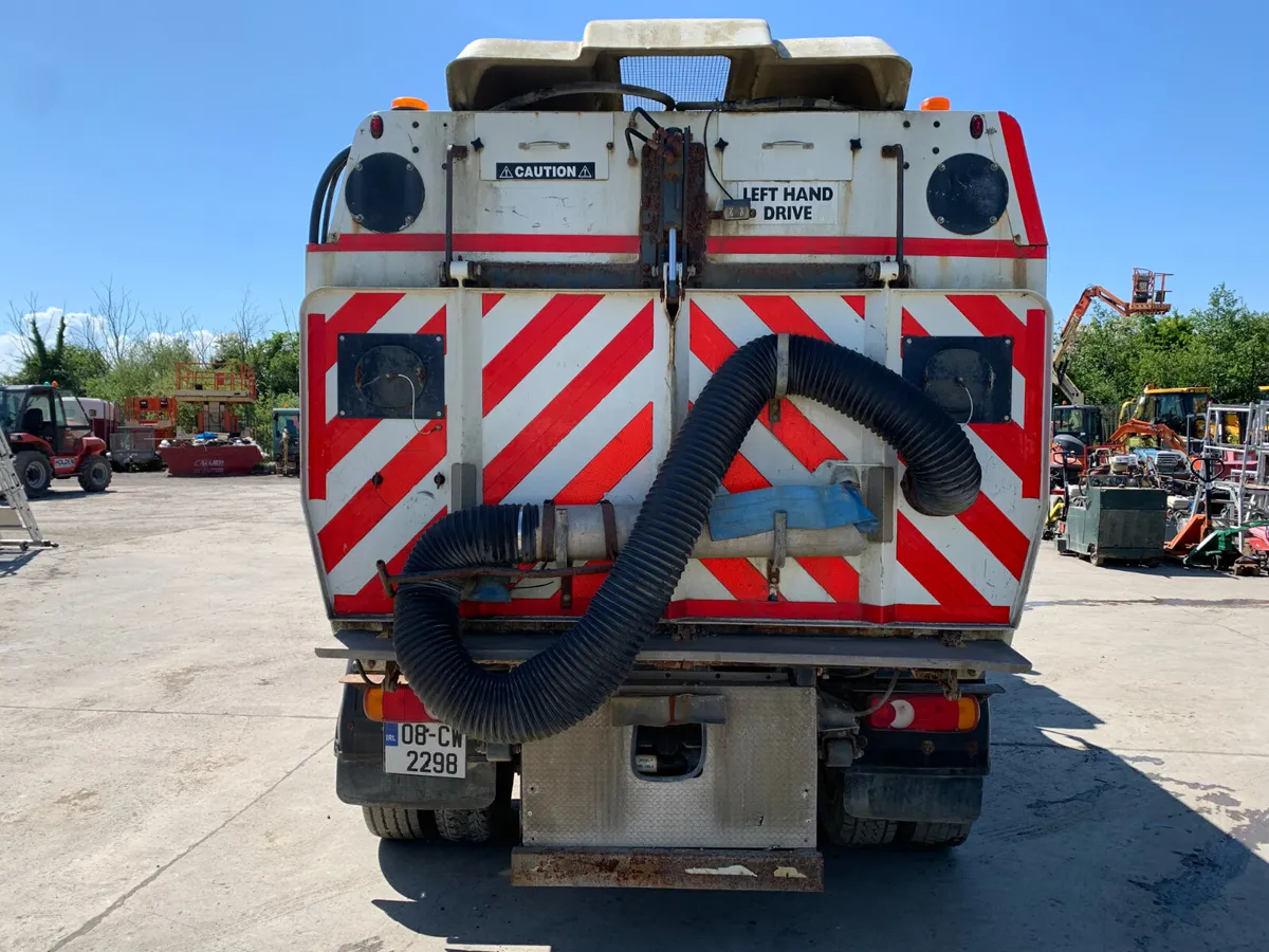 BID ONLINE NOW - 2008 DAF FL 45.160 ROAD SWEEPER - Image 4