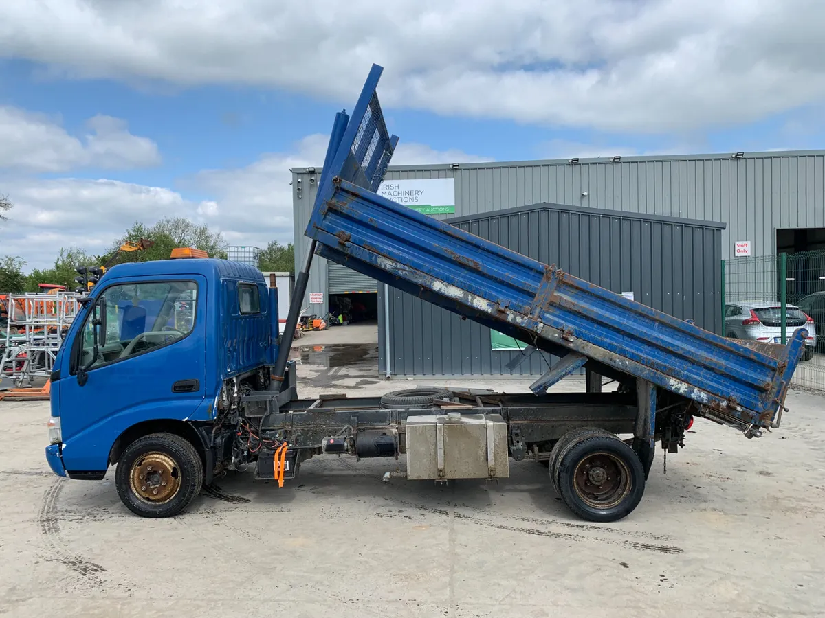 BID ONLINE NOW - 2007 TOYOTA DYNA 350 TIPPER - Image 2