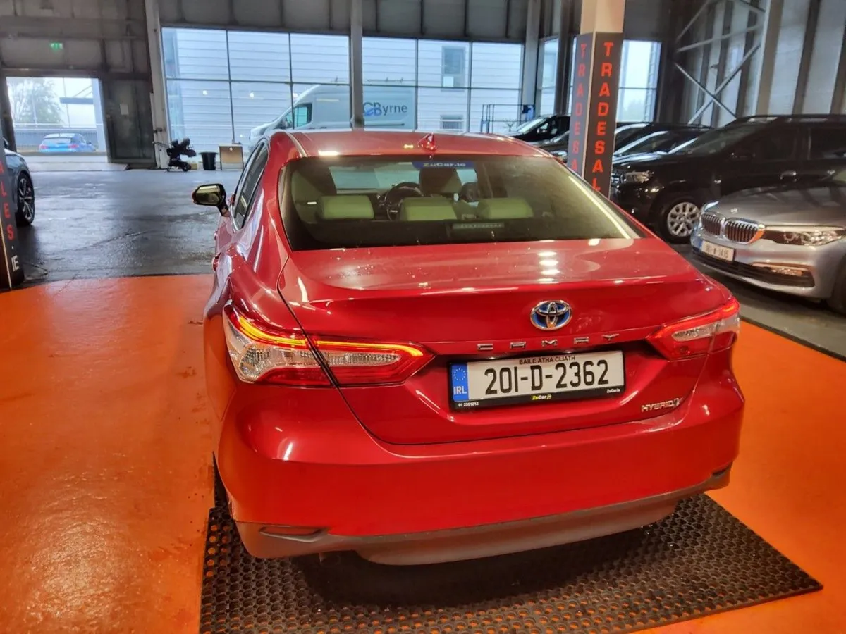 Toyota Camry 2.5 Camry Hybrid Sol - Image 4