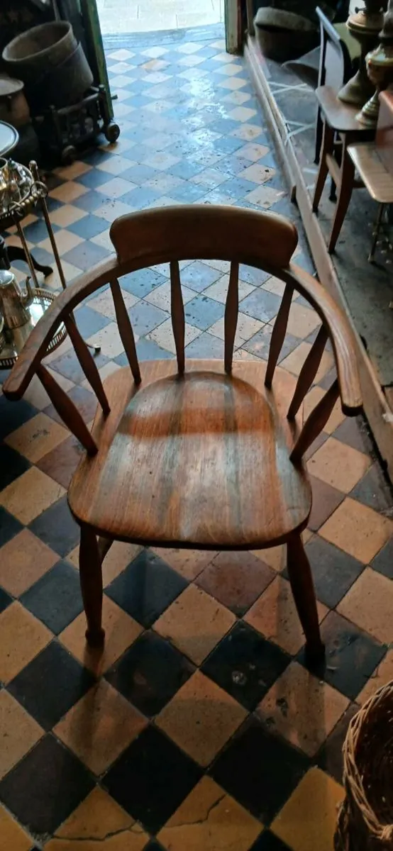 Captains chair Smokers Bow Elm chair - Image 3