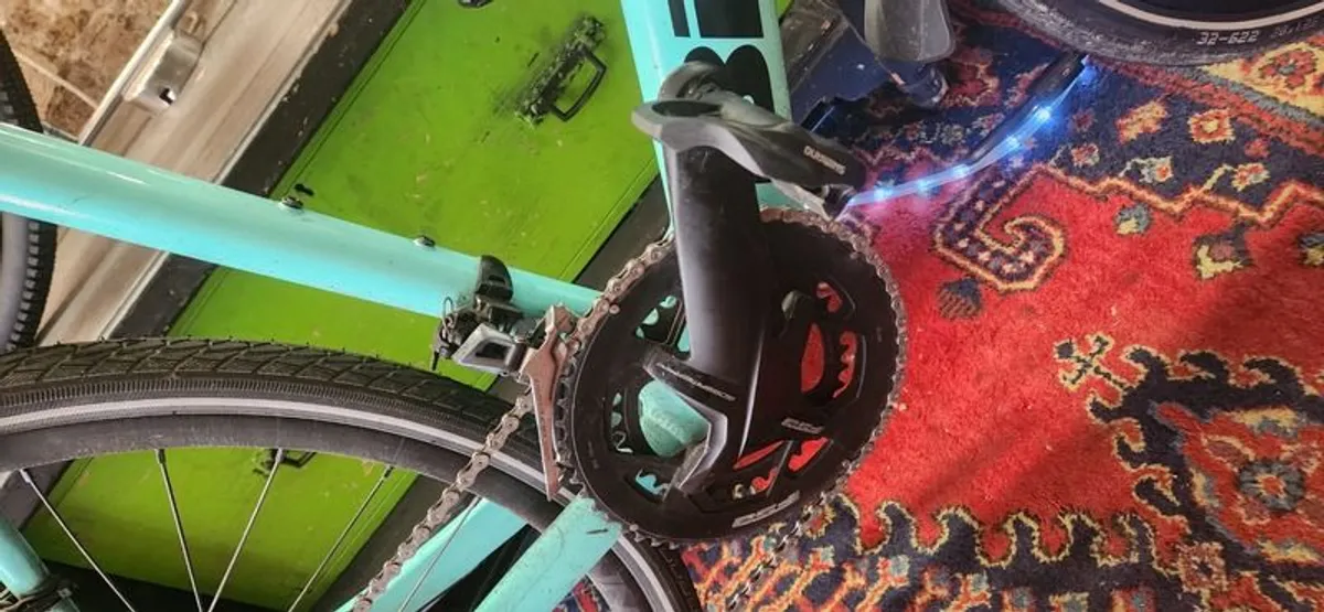 Bike Bianchi e-oltre road 2023 - Image 3