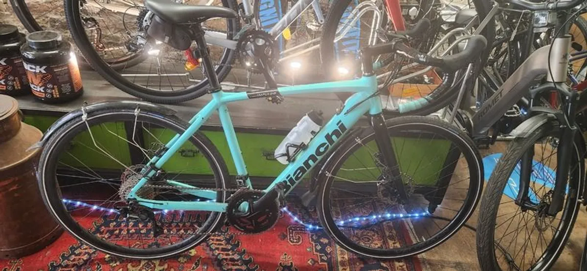 Bike Bianchi e-oltre road 2023 - Image 4