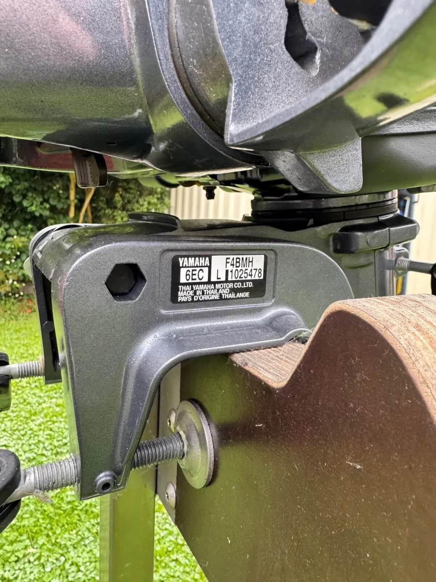 Yamaha 4hp outboard boat engine - Image 3