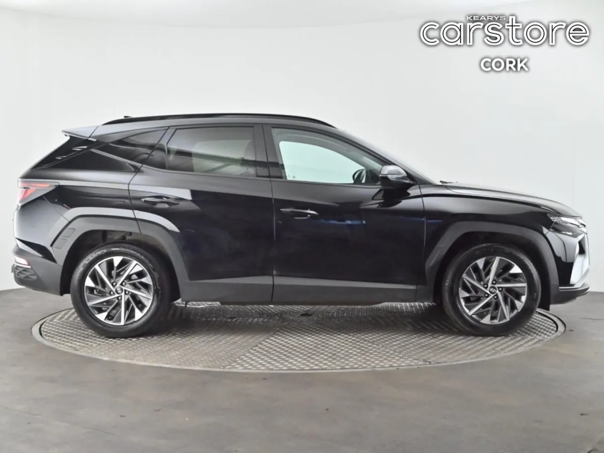 Hyundai Tucson 2WD Executive w.2 Tone Roof - Image 3