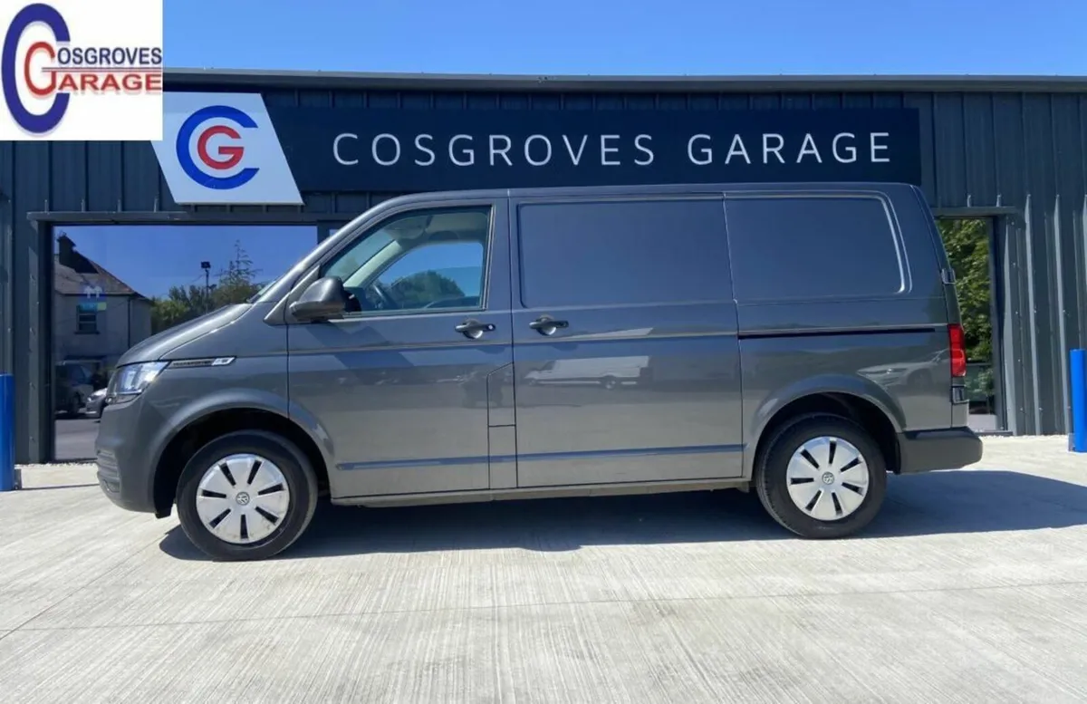 Volkswagen Transporter 2023 - Image 2