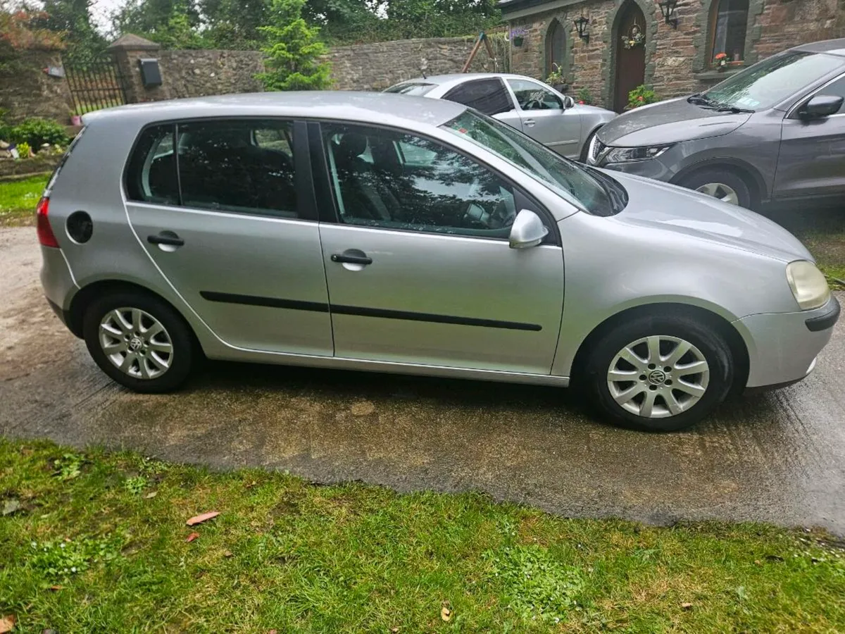 Volkswagen Golf 2004 low mileage - Image 2