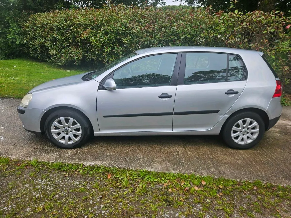 Volkswagen Golf 2004 low mileage - Image 4