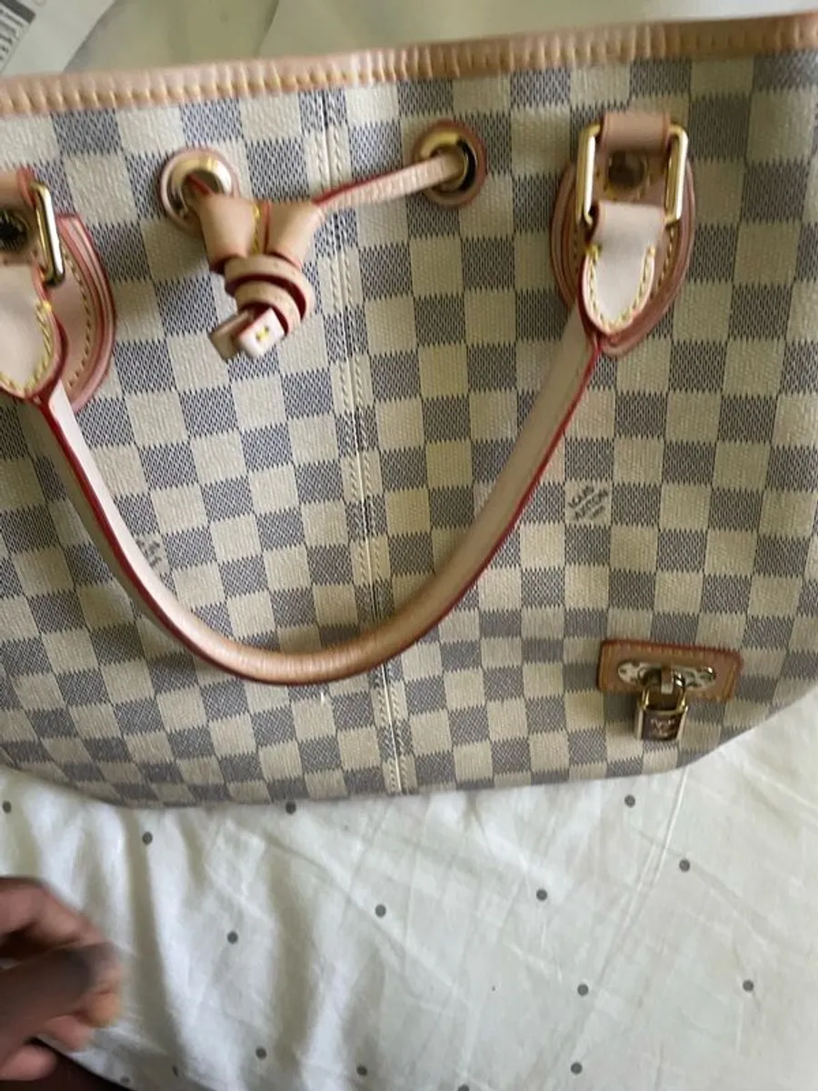 Vintage Louis Vuitton woman's handbag - Image 2