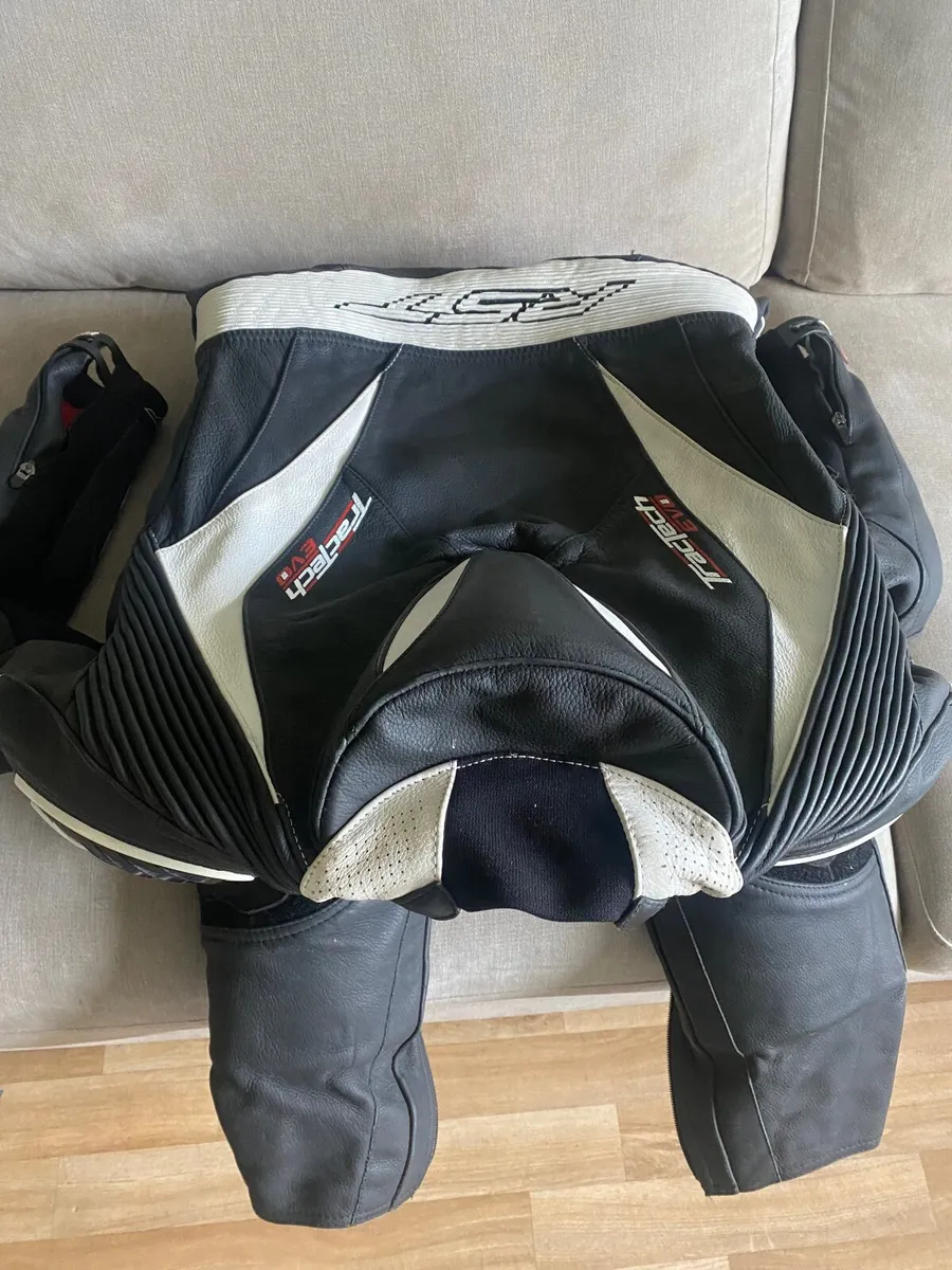 Motorbike gear - Image 4