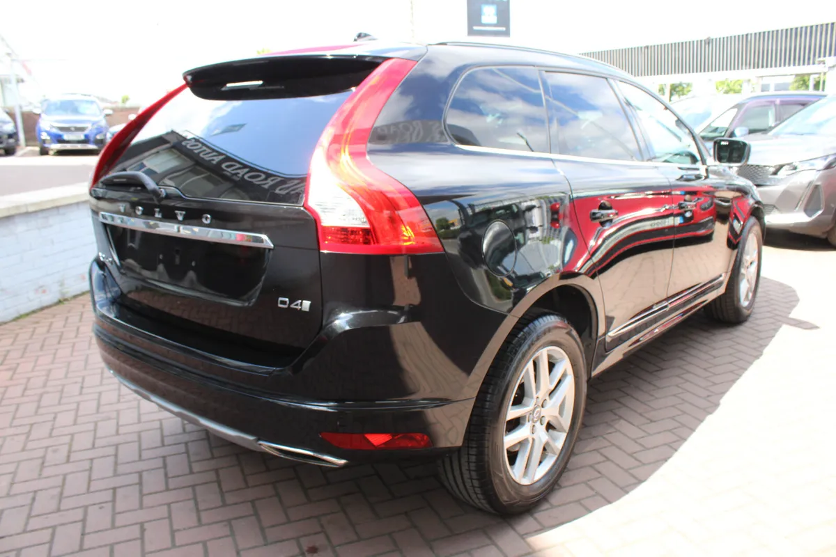 VOLVO XC60 2017 - Image 4