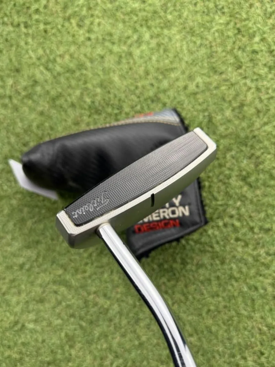 SCOTTY CAMERON FUTURA 5MB 2017 PUTTER / 34″ - Image 3