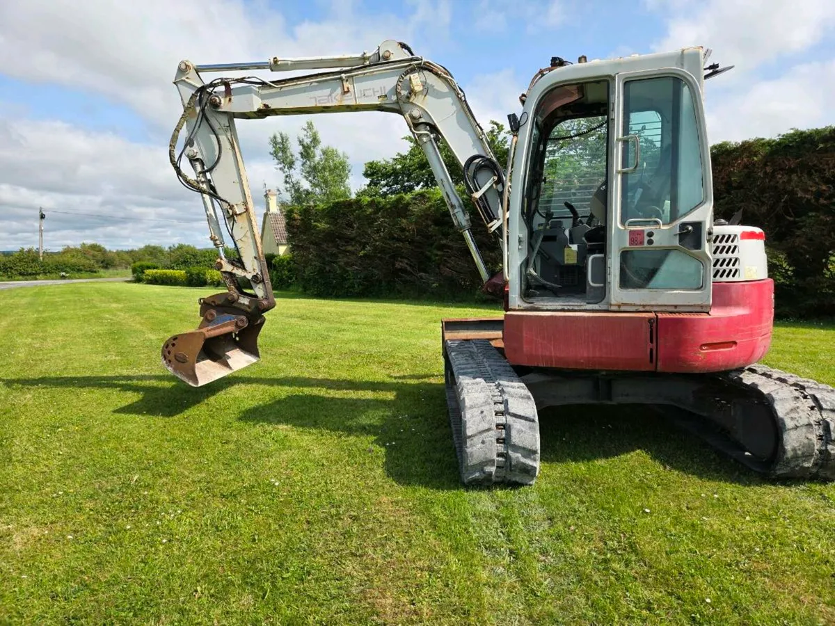 Takeuchi Digger 8/9 - Image 1