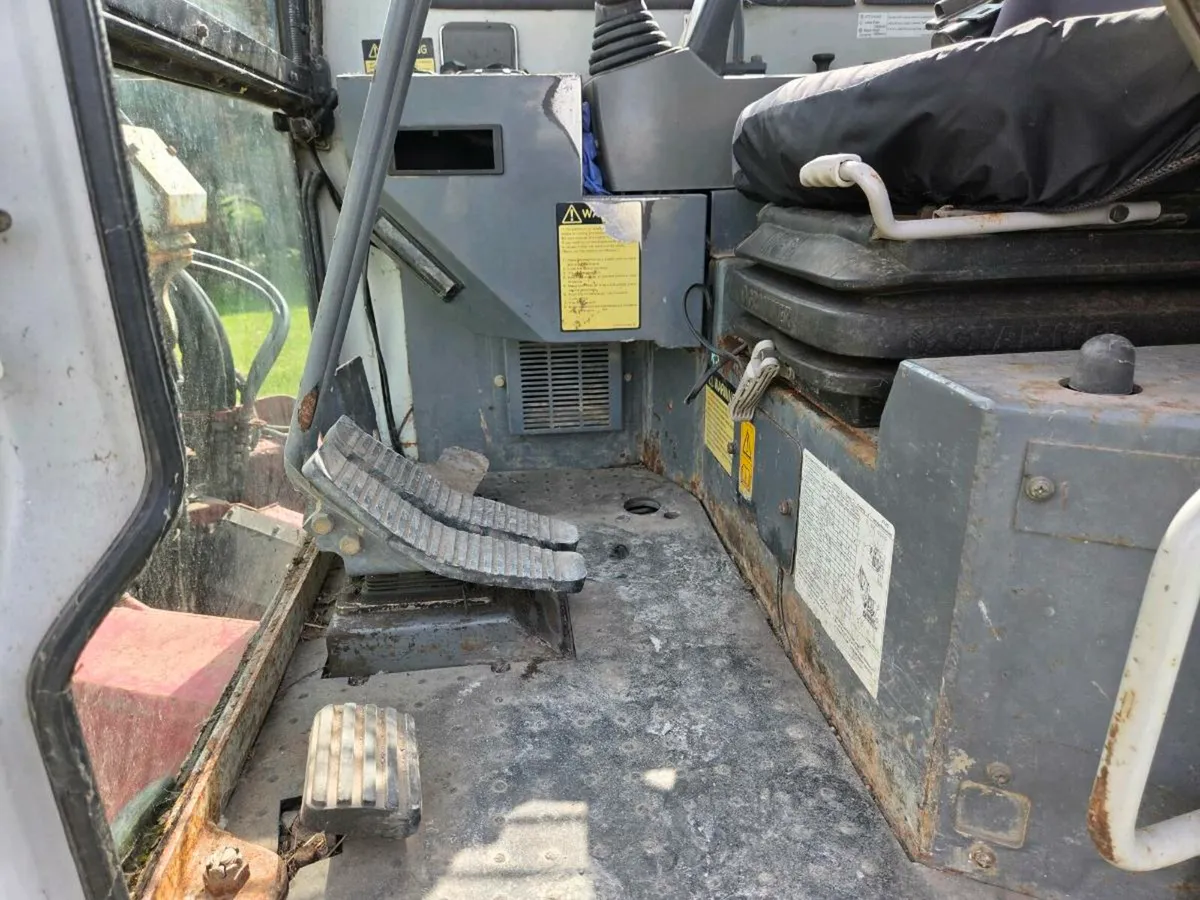 Takeuchi Digger 8/9 - Image 3