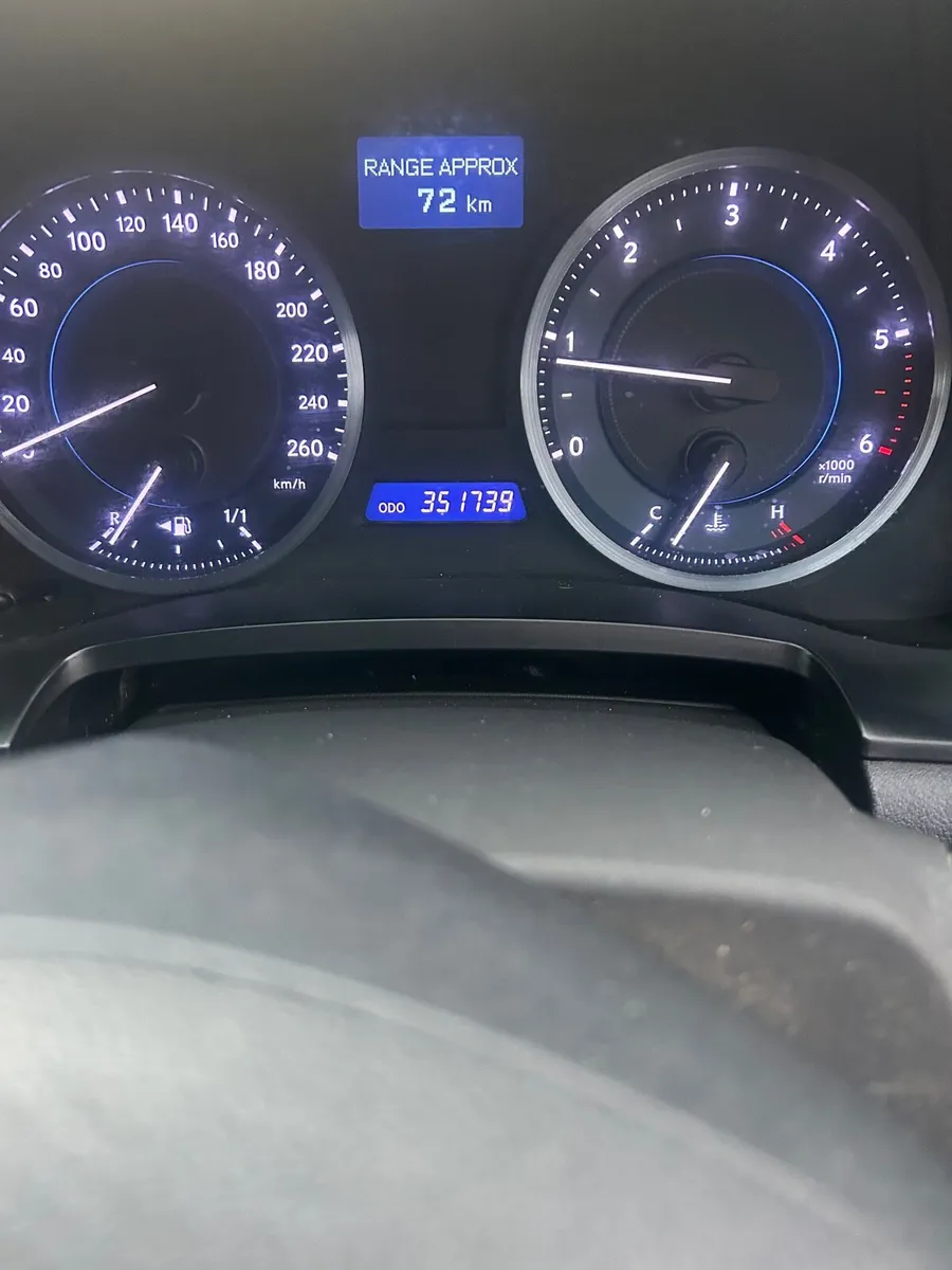 Is200d F Sport - Image 3