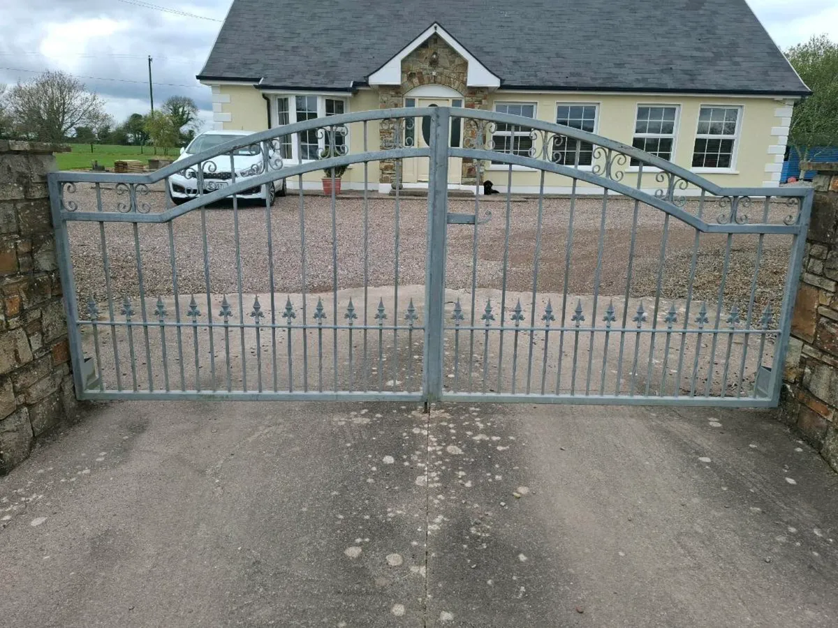 Gates - Image 1