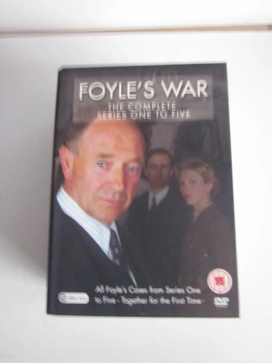 Foyle's War Complete Series 1 to 5 (19DVD's) - Image 1