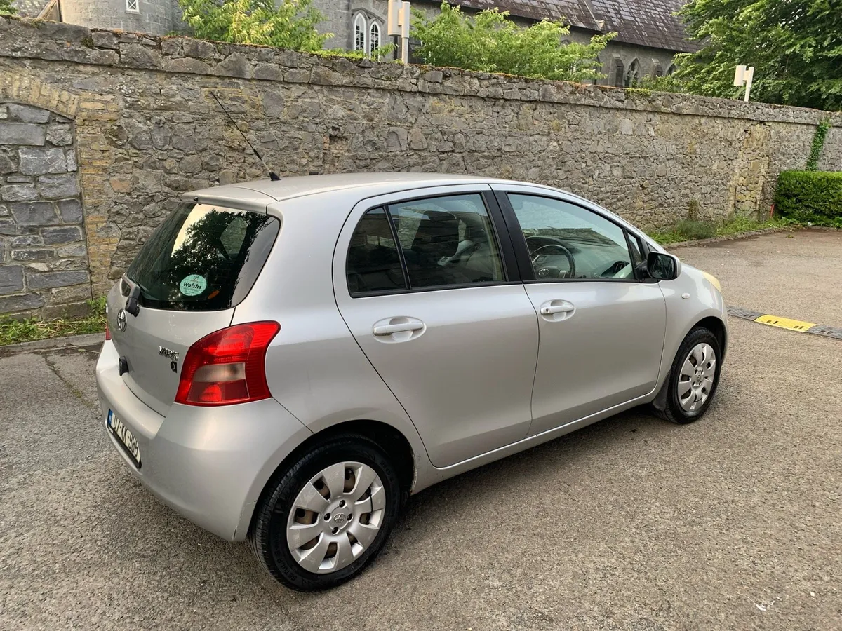 TOYOTA YARIS - Image 2