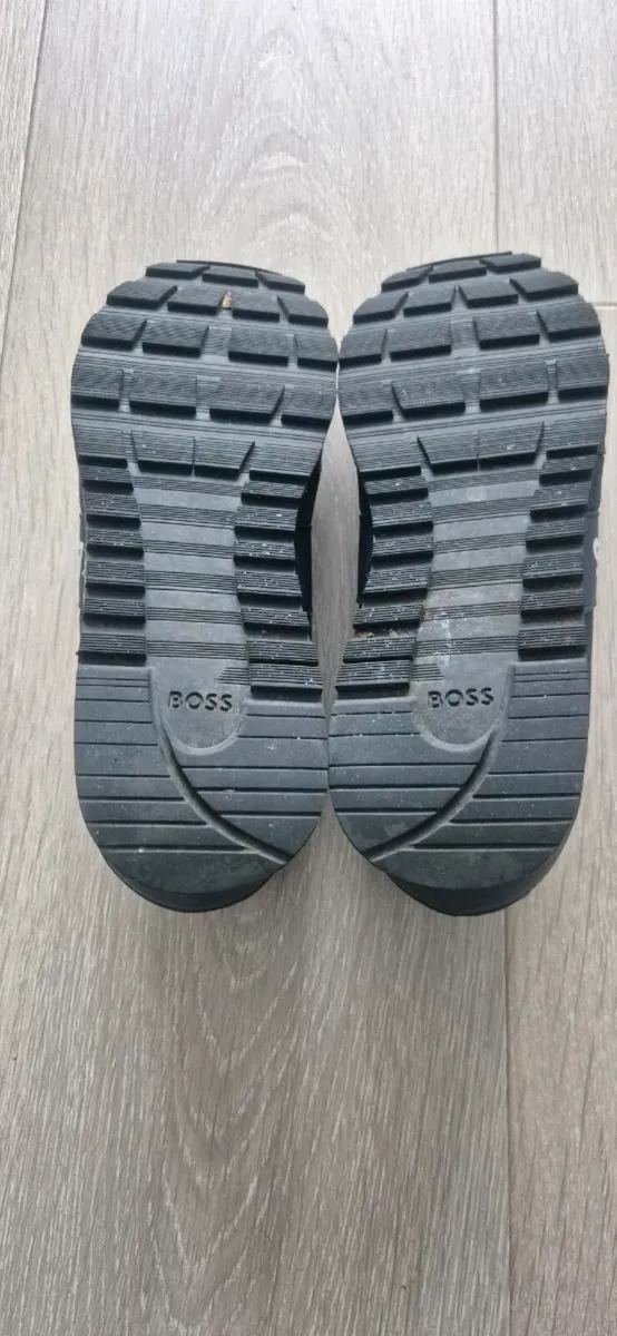 Mens Hugo Boss trainers - Image 4