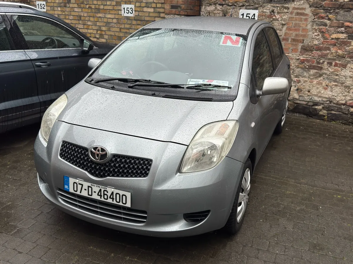 2007 Toyota Yaris 1.0L Girl driver - Image 1